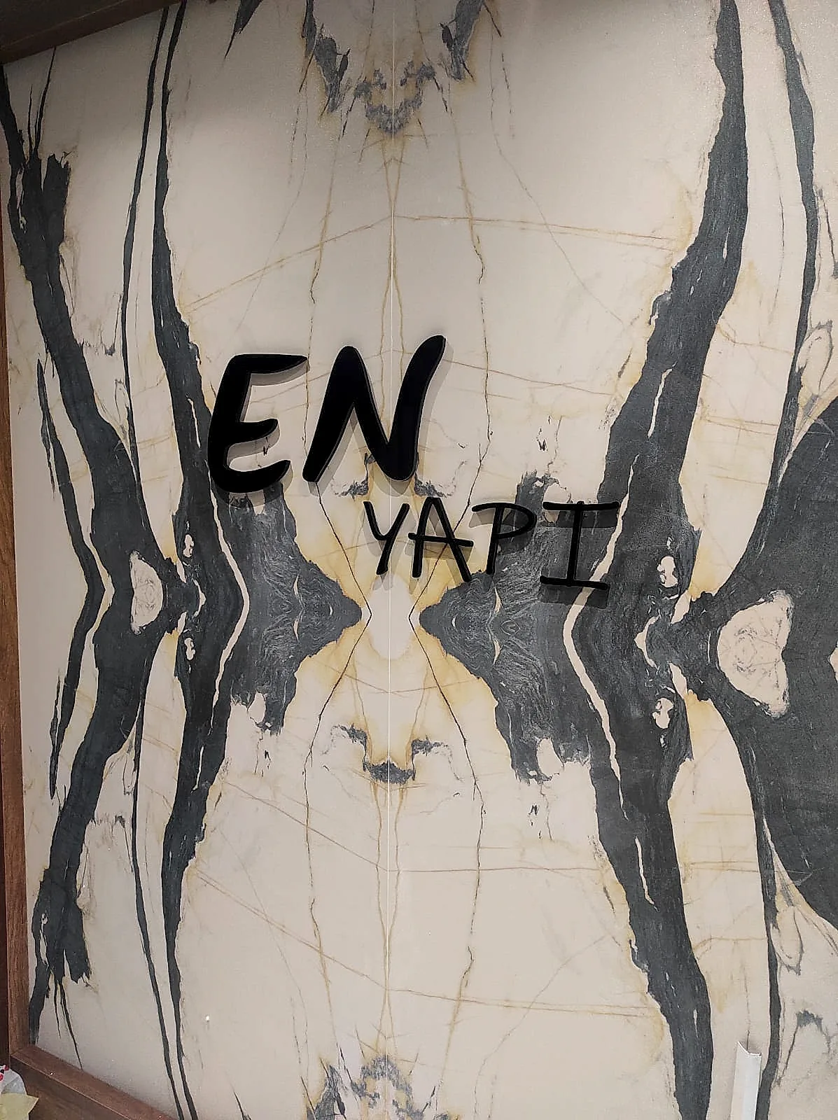 En Yapı — Foreks + Pleksi Uygulama