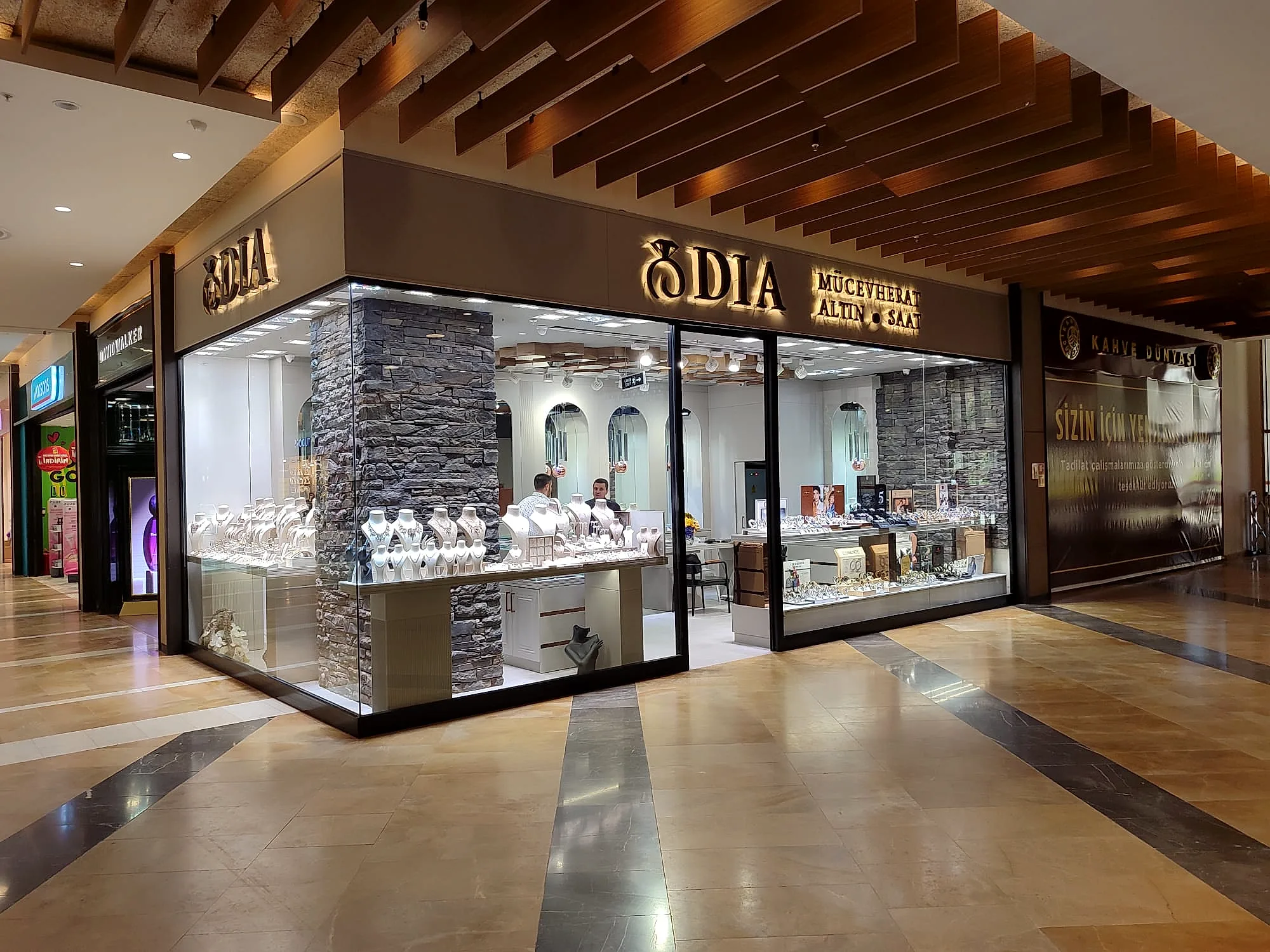 Dia — Krom Harf Arkadan Işıklı