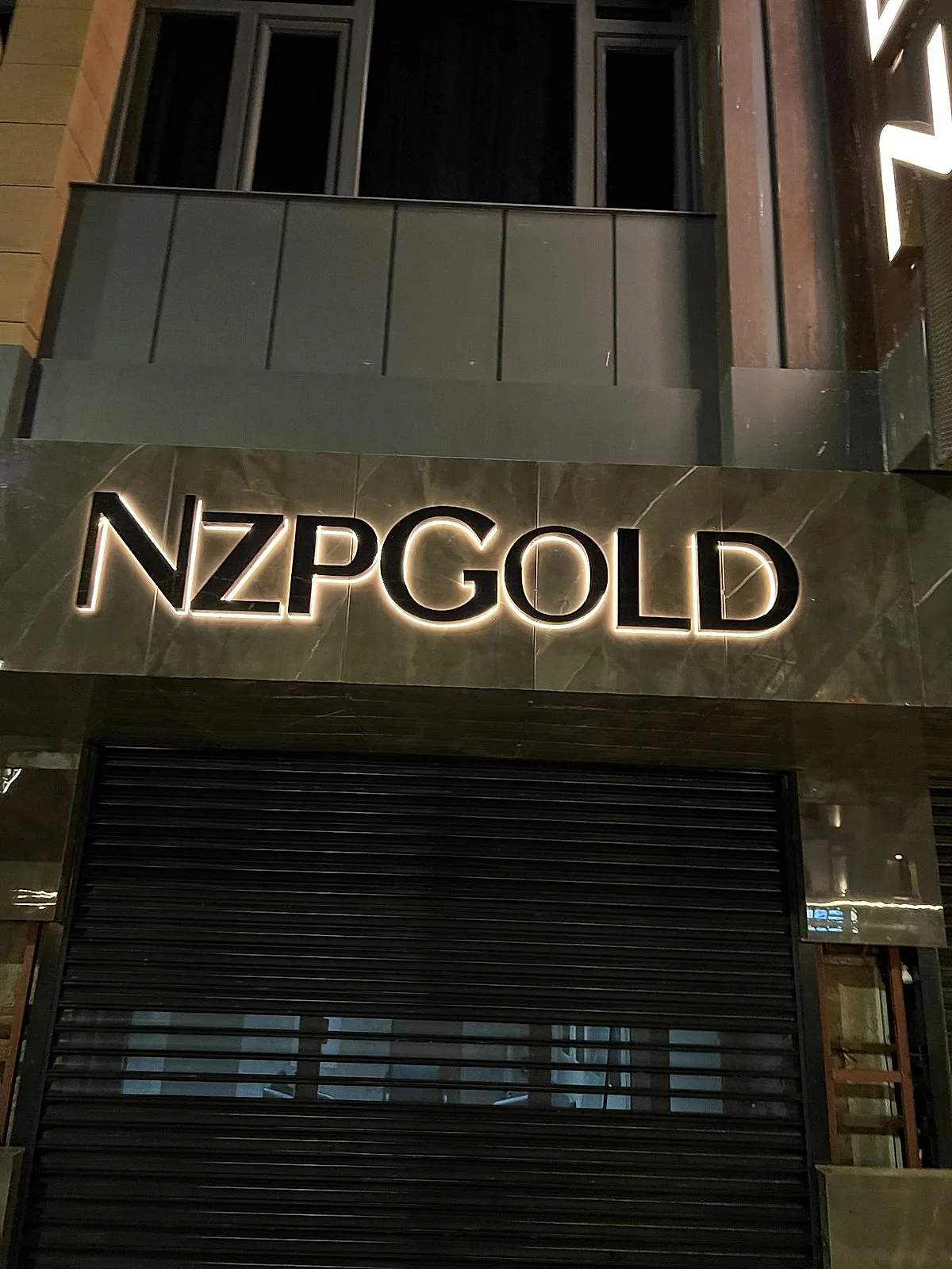 NZPGOLD Krom Harf Arkadan Işıklı.jpeg