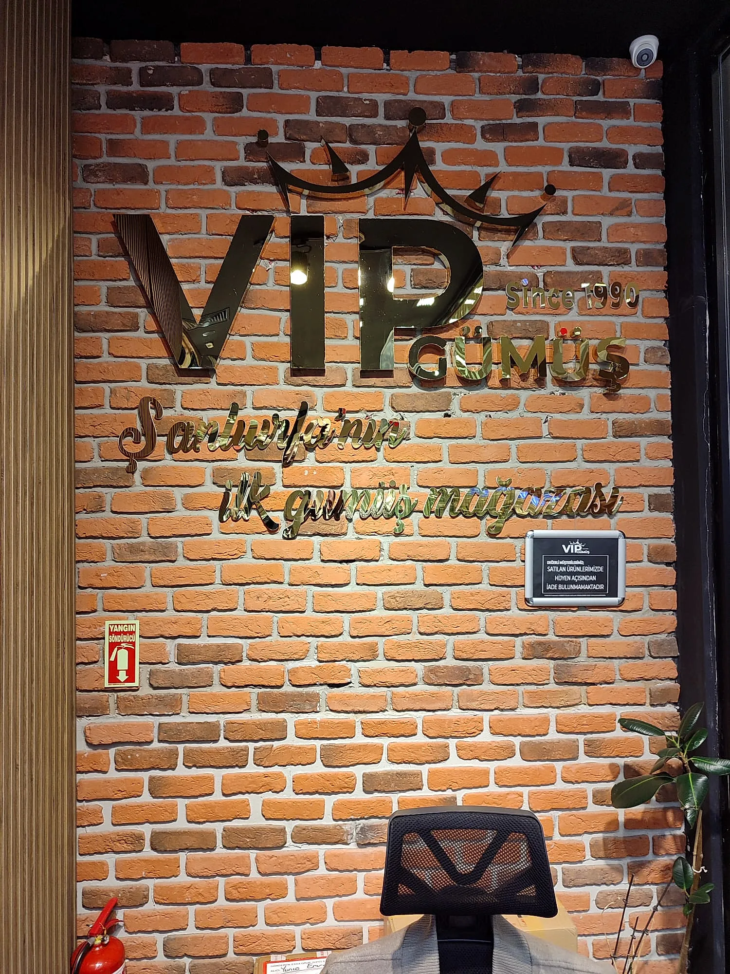 Vip Gümüş — Krom Harf