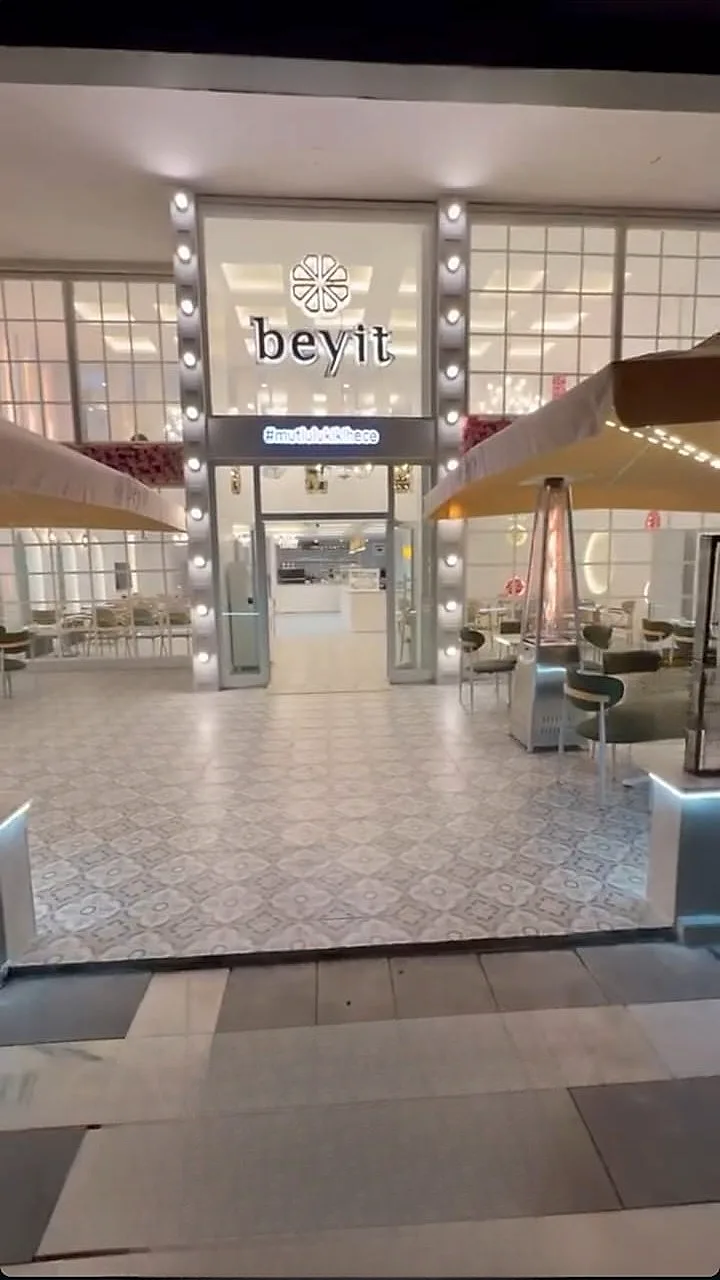 Beyit — Light Box