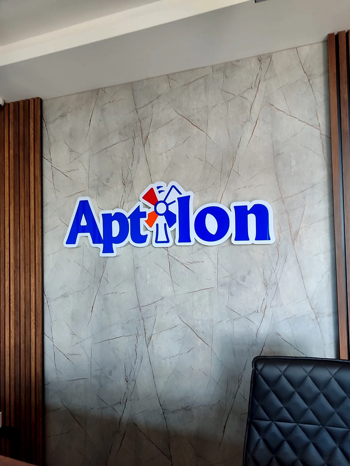 Aptilon — Yan Bant Alüminyum Kutu Harf